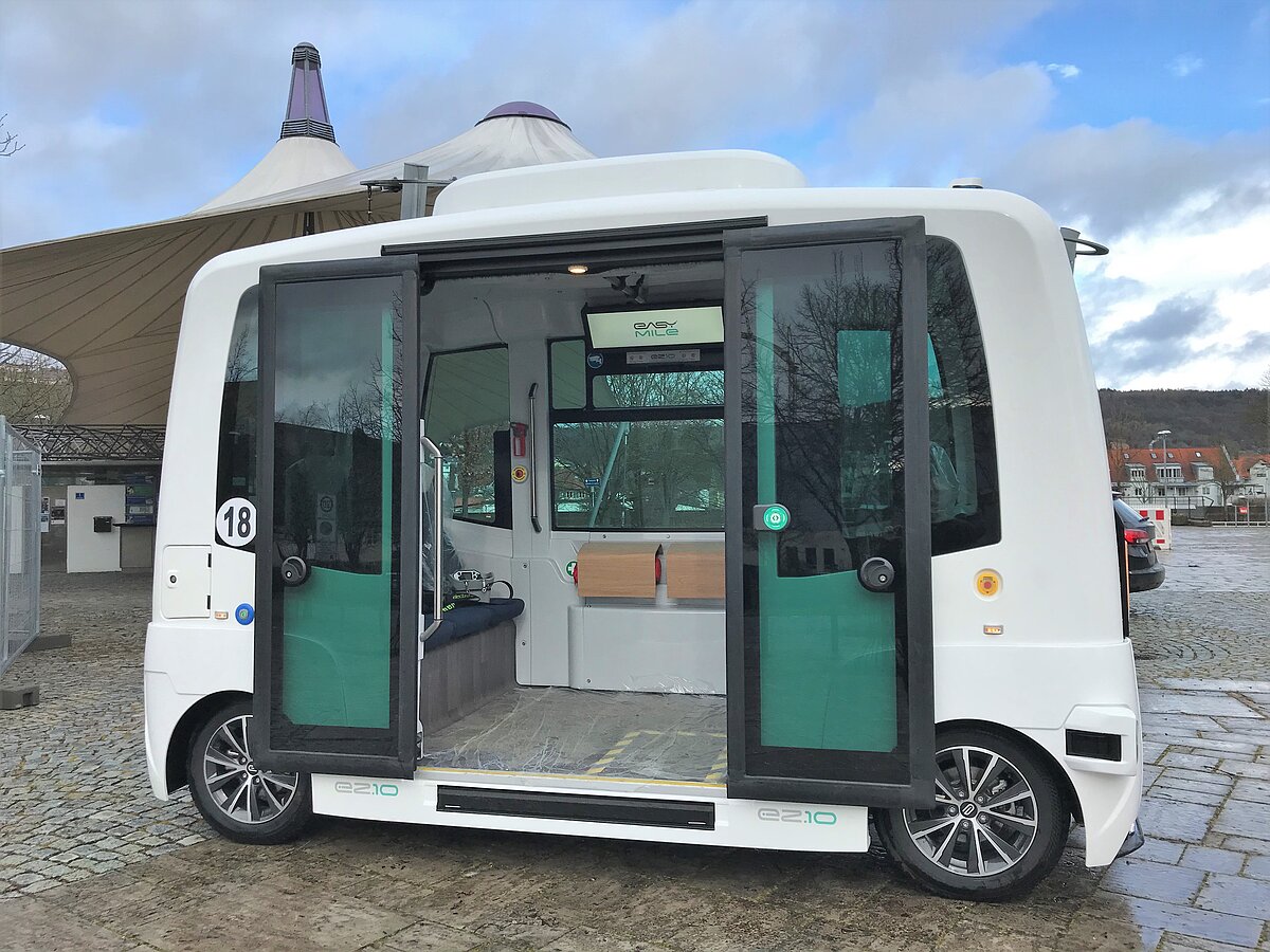 autonomer-bus-kelheim-1_1.jpg