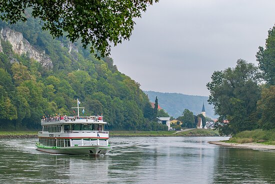 Personenschifffahrt auf dem Main-Donau-Kanal